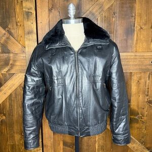 Vintage MEMBERS ONLY Black Leather Bomber Flight Jacket Fur Collar Men’s Sz 40 M